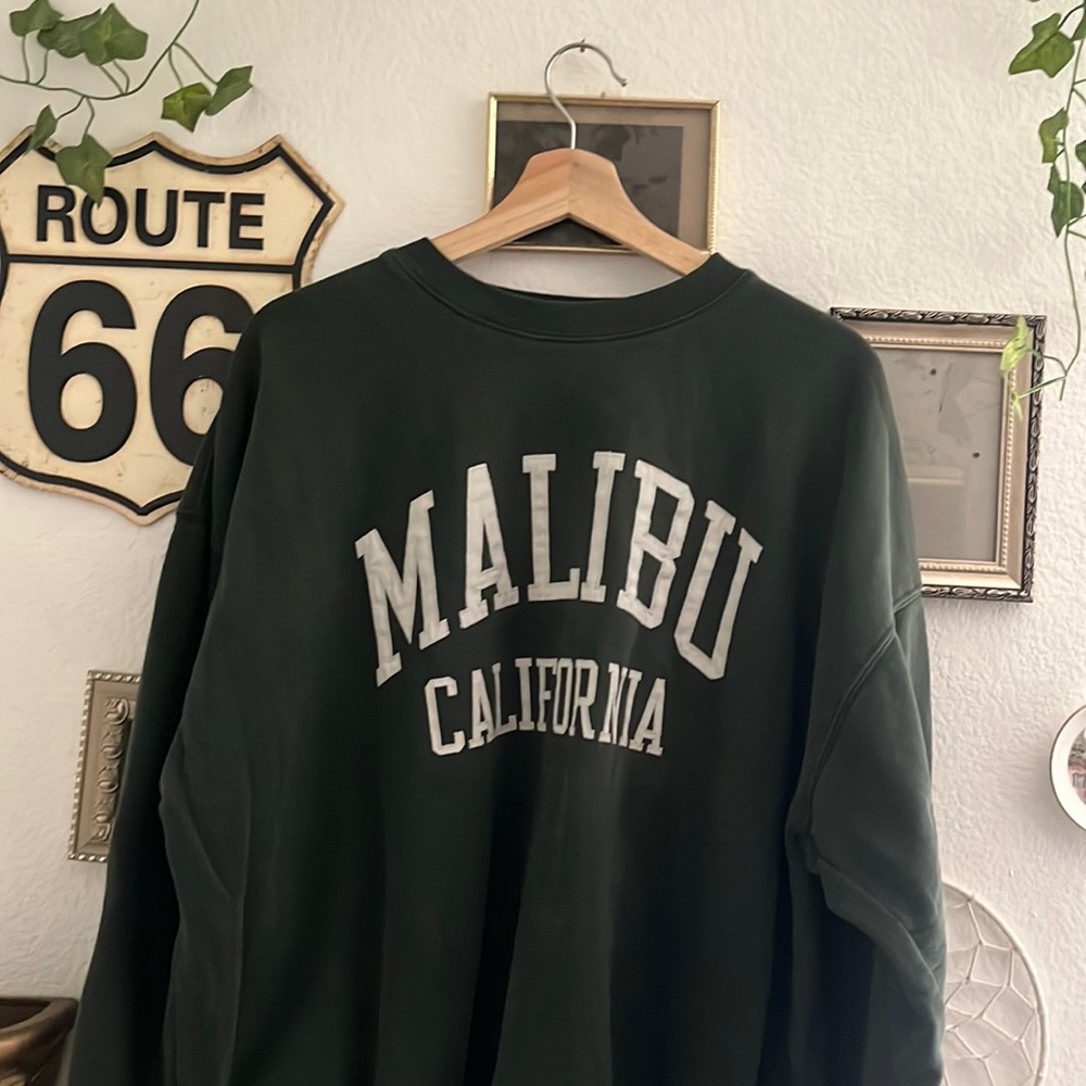 brandy melville malibu crewneck